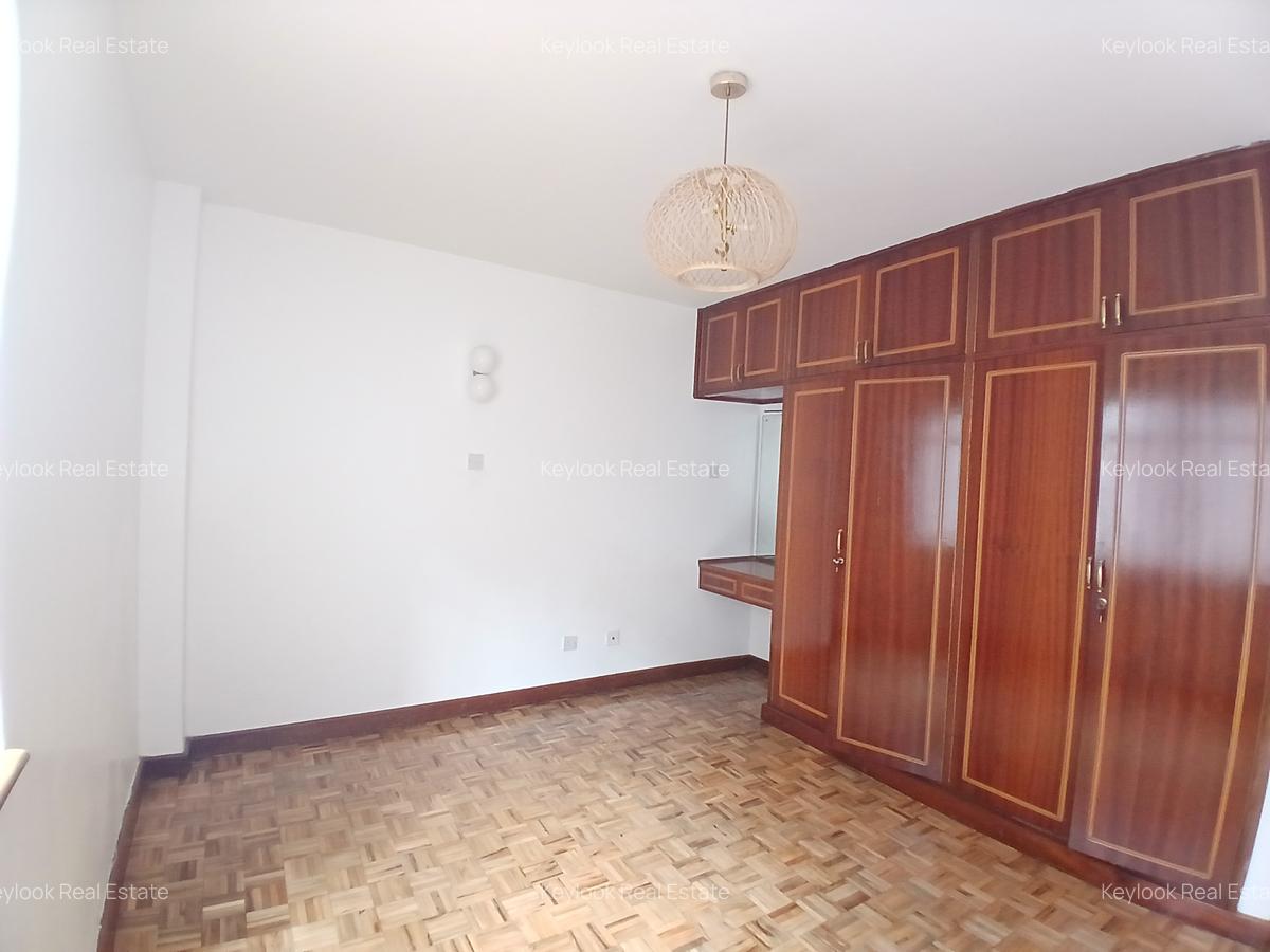 4 Bed Townhouse with En Suite at Lavington - 13