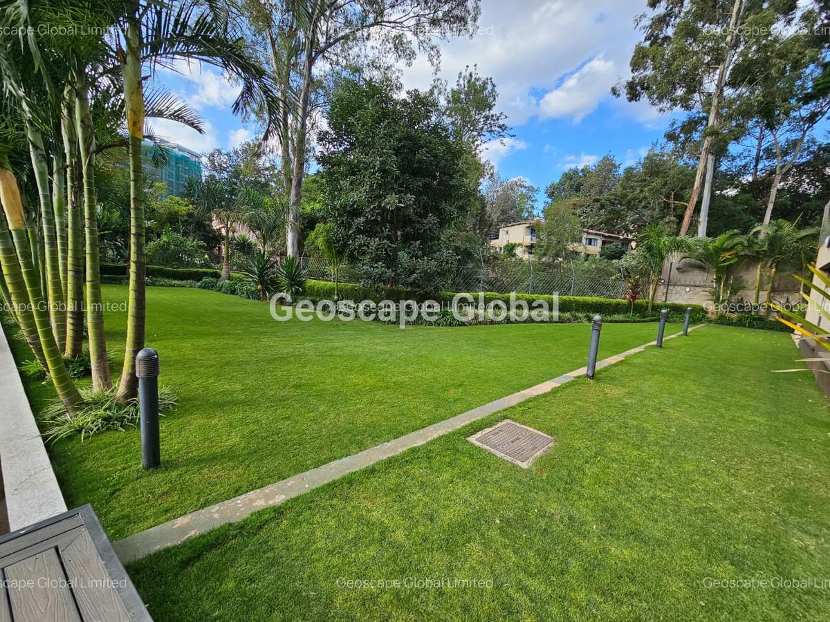 3 Bed Apartment with En Suite in Riverside - 12