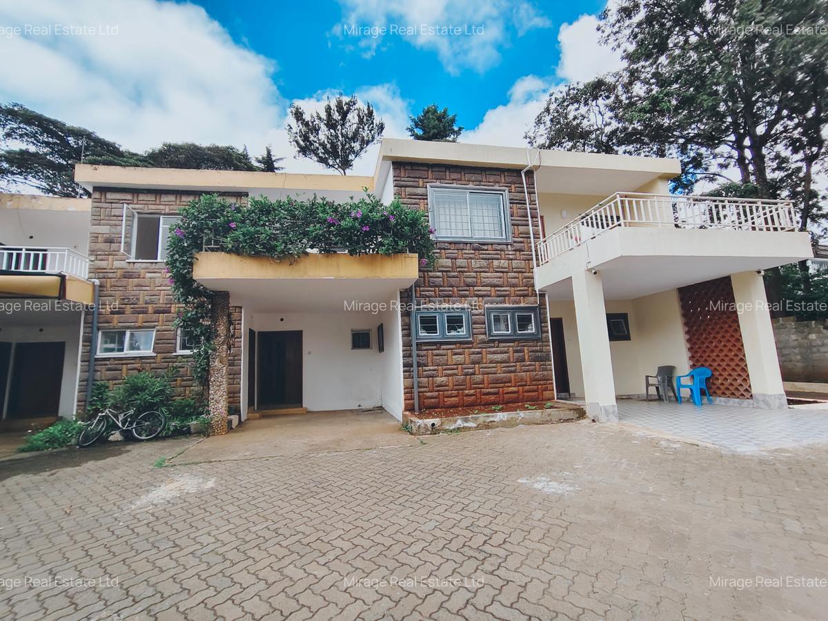 3 Bed House with Garden in Dennis Pritt - 1