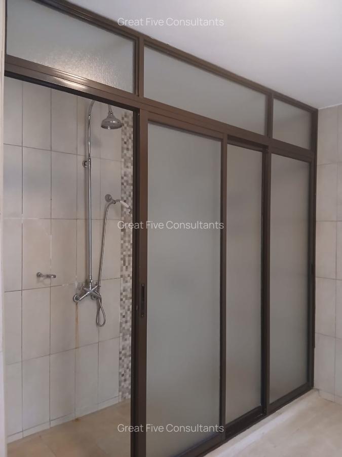 4 Bed House with En Suite in Runda - 14