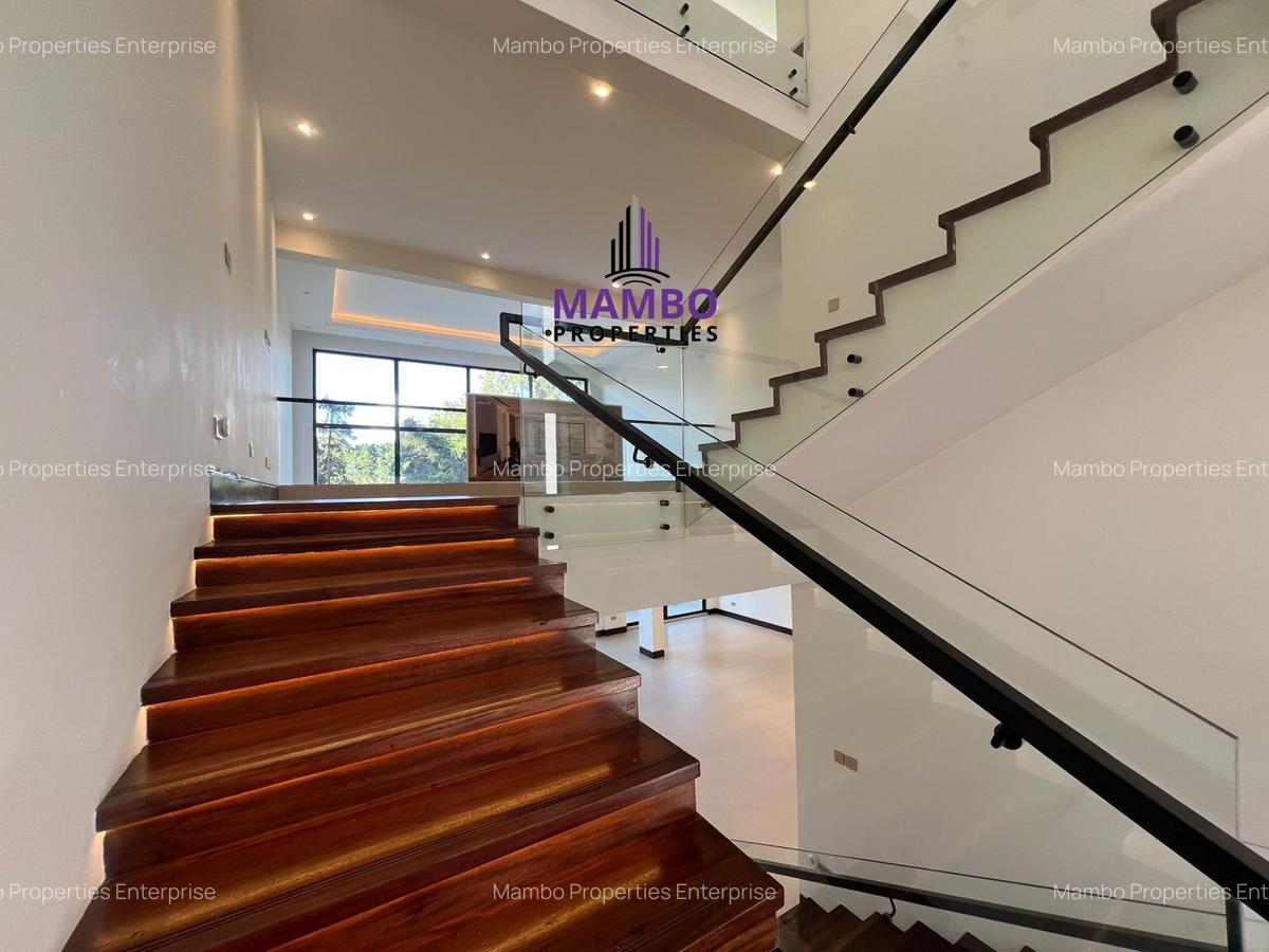 6 Bed Townhouse with En Suite at Peponi Rd - 4