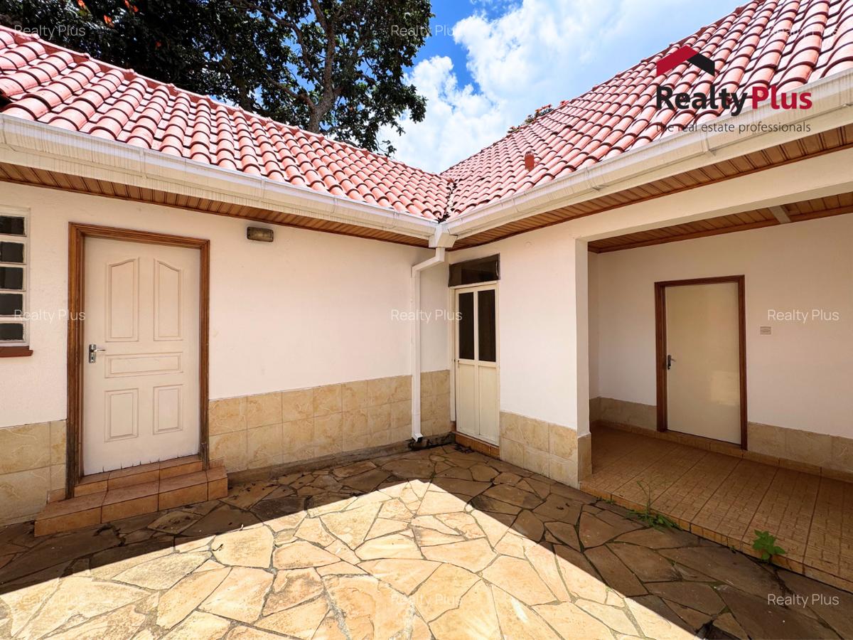 5 Bed Townhouse with En Suite at Mimosa - 19