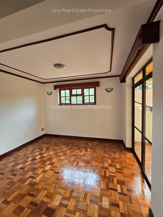 4 Bed Townhouse with En Suite in Lavington - 12