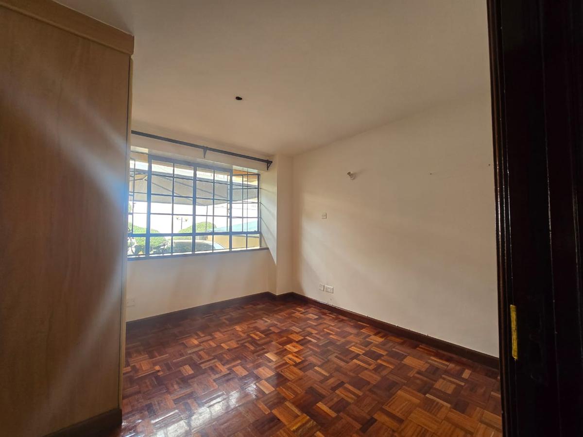 5 Bed Townhouse with En Suite in Lavington - 8