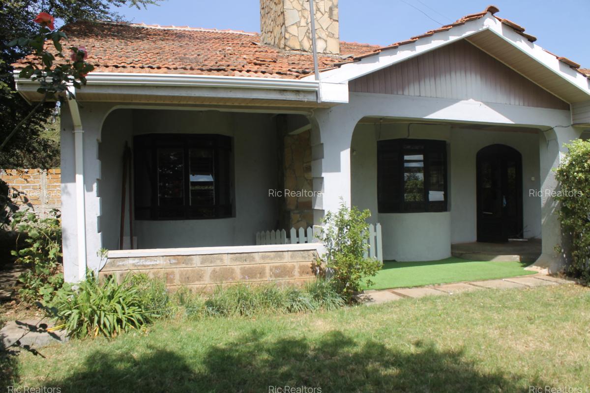 3 Bed House with En Suite at Karen - Fairacres - 1