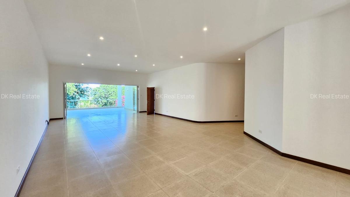 Serviced 3 Bed Apartment with En Suite at Sixth Avenue - 2