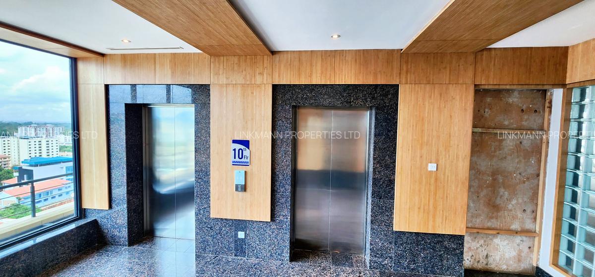 4,100 ft² Office with Service Charge Included in Parklands - 5