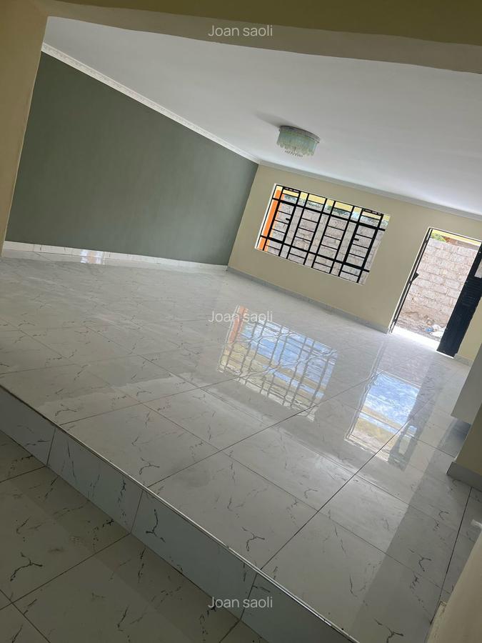 4 Bed House with En Suite at Shompole Road - 11