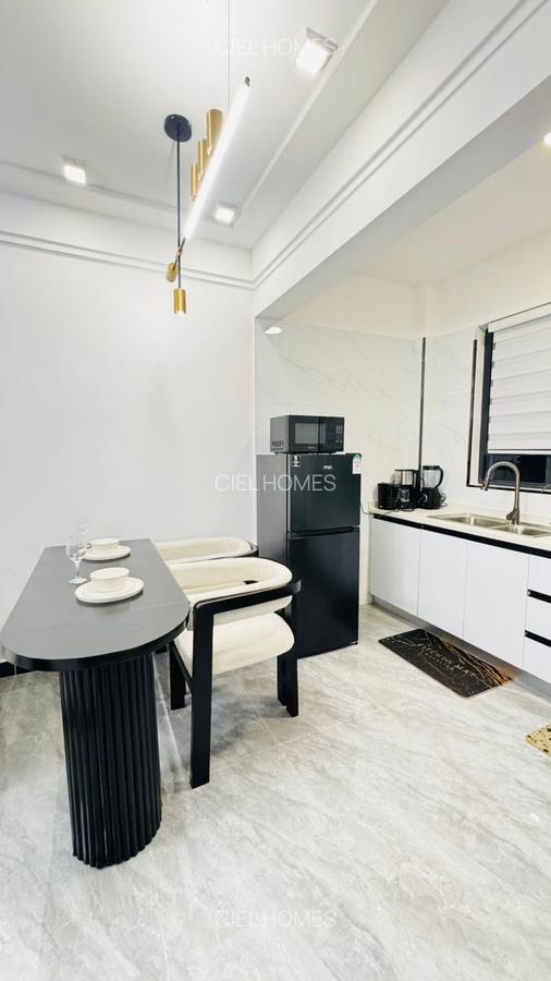 Serviced 1 Bed Apartment with En Suite in Lavington - 9