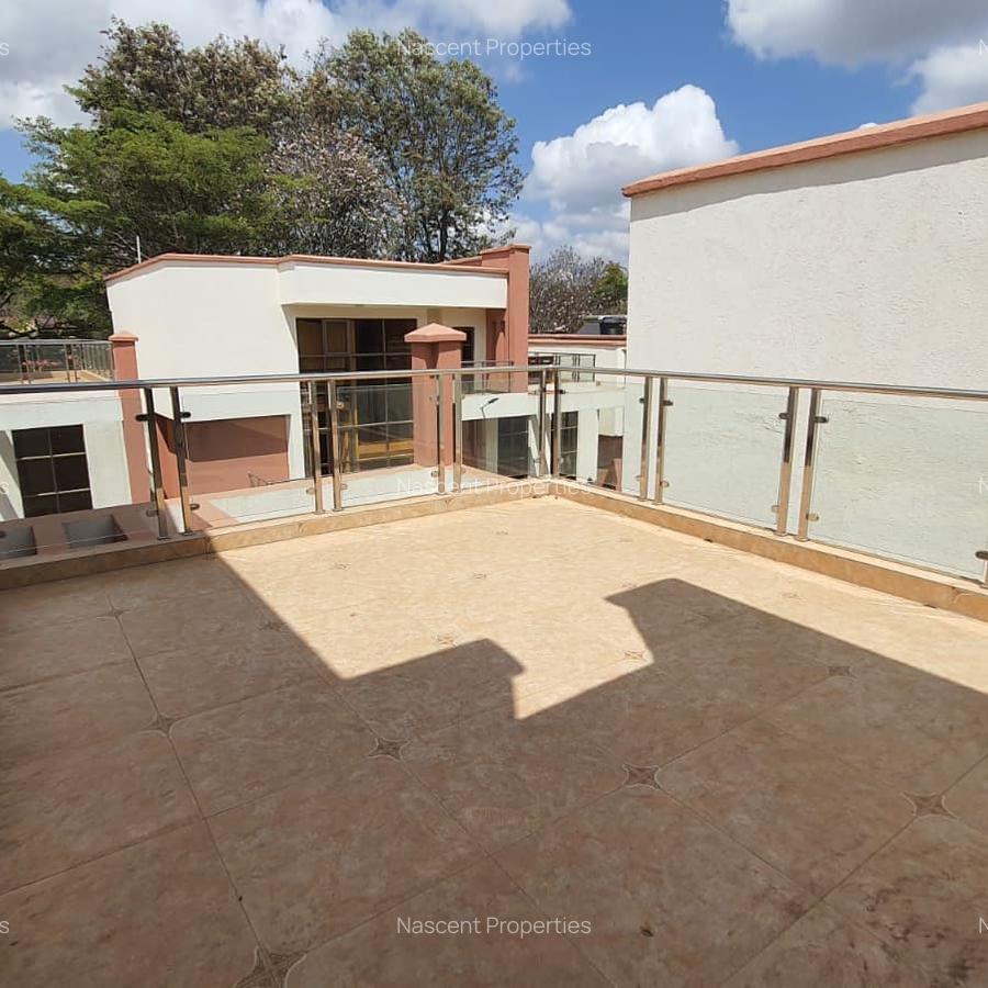 5 Bed Townhouse with En Suite in Lavington - 8