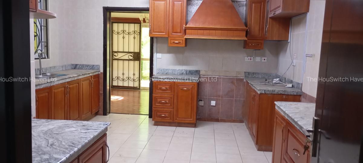 5 Bed Townhouse with En Suite at Off Isaac Gathanju Rd - 8
