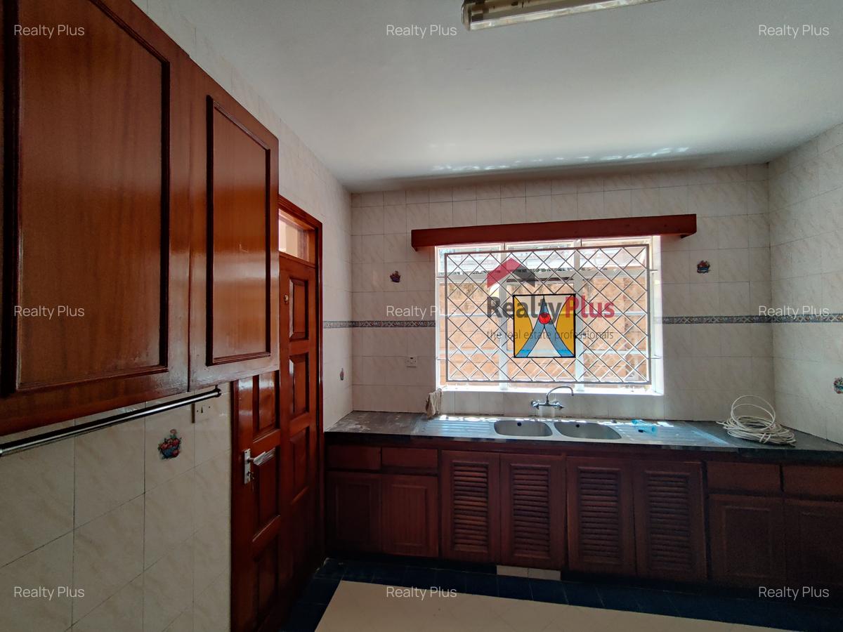3 Bed Apartment with Parking in Riverside - 4