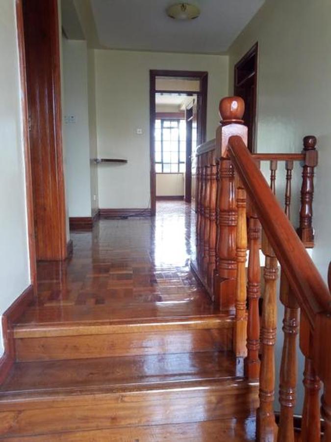 5 Bed House with En Suite at Othaya Road - 12