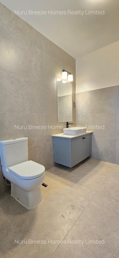 5 Bed House with En Suite in Runda - 13