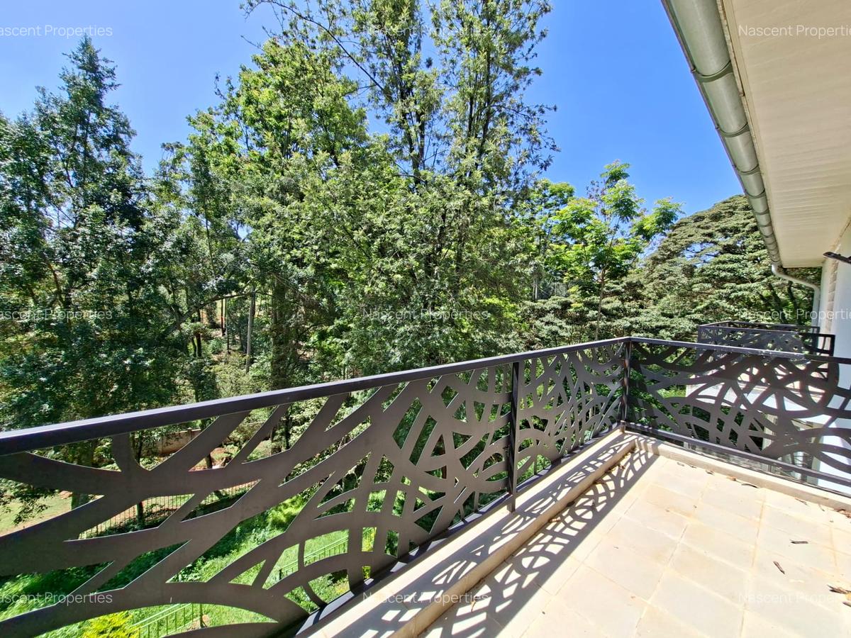 5 Bed House with En Suite in Rosslyn - 15