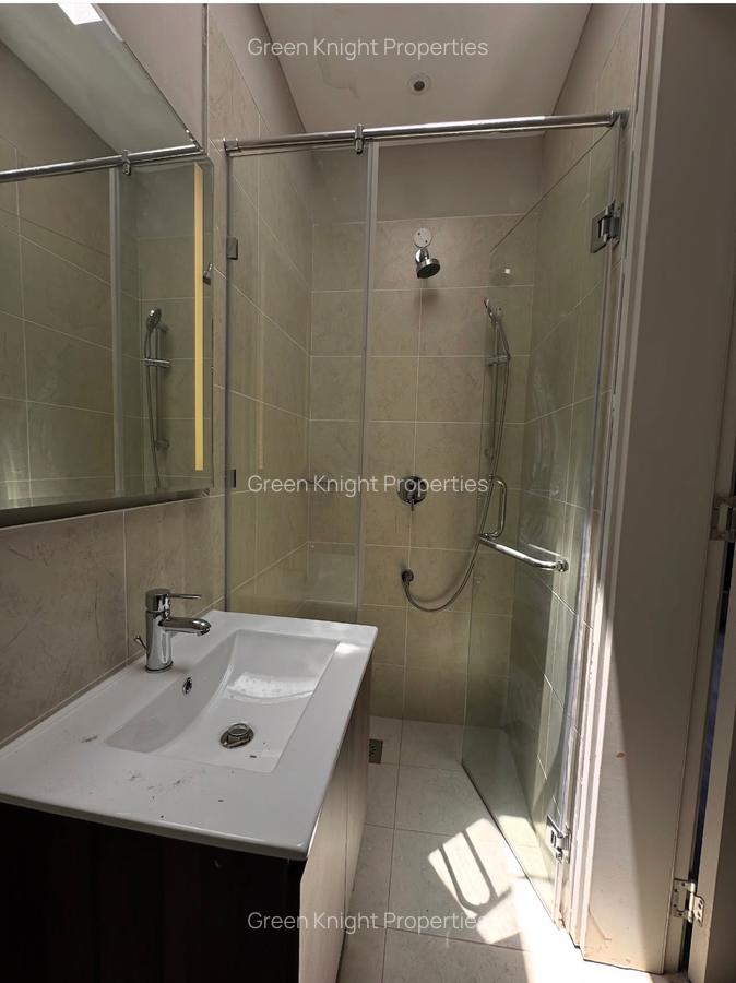 4 Bed Townhouse with En Suite in Runda - 5