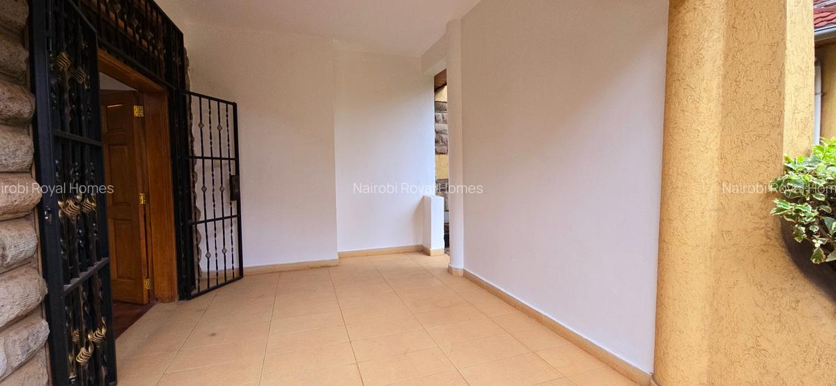 5 Bed Townhouse with En Suite at Lavington Green - 19