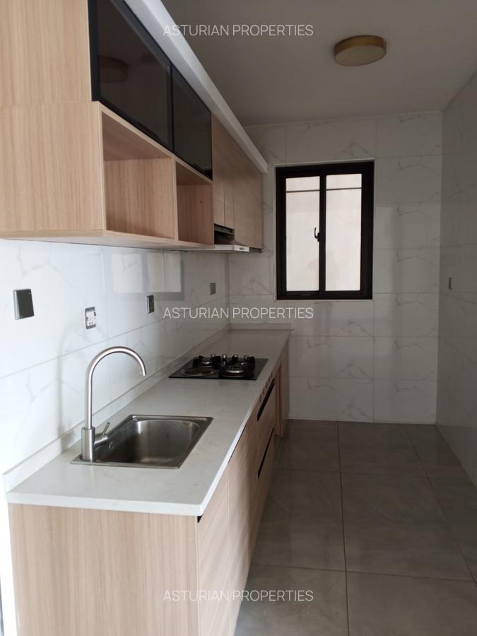 3 Bed Apartment with En Suite in Riverside - 2