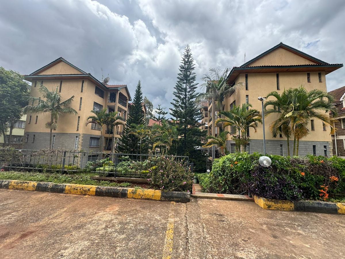 3 Bed Apartment with En Suite in Lavington - 9