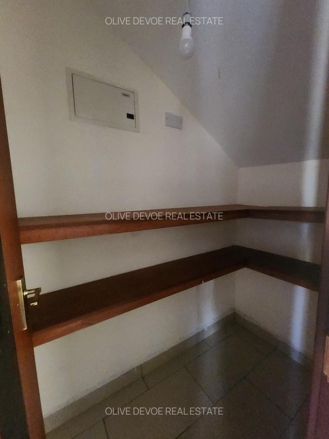 5 Bed Townhouse with En Suite in Syokimau - 6