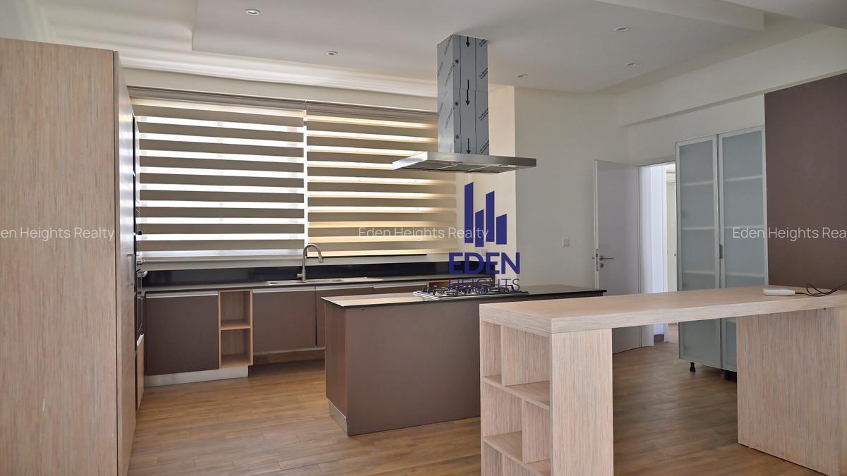 3 Bed Apartment with En Suite in Riverside - 4