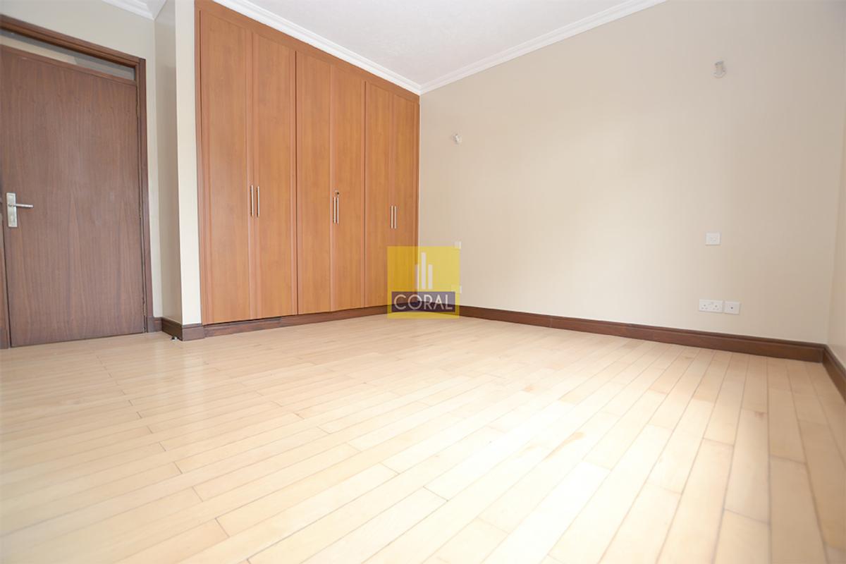 4 Bed Apartment in Parklands - 9