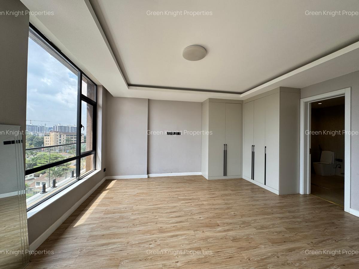 Serviced 2 Bed Apartment with En Suite in Westlands Area - 10