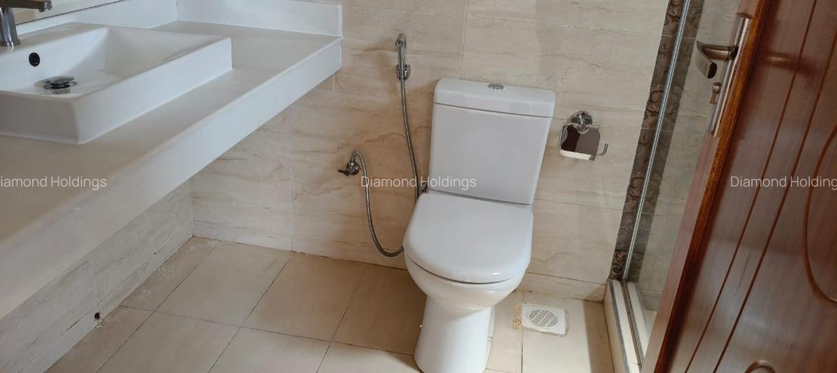 2 Bed Apartment with En Suite at Brookside - 3