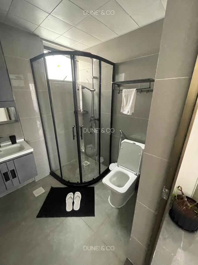 Serviced 2 Bed Apartment with En Suite in Riverside - 12