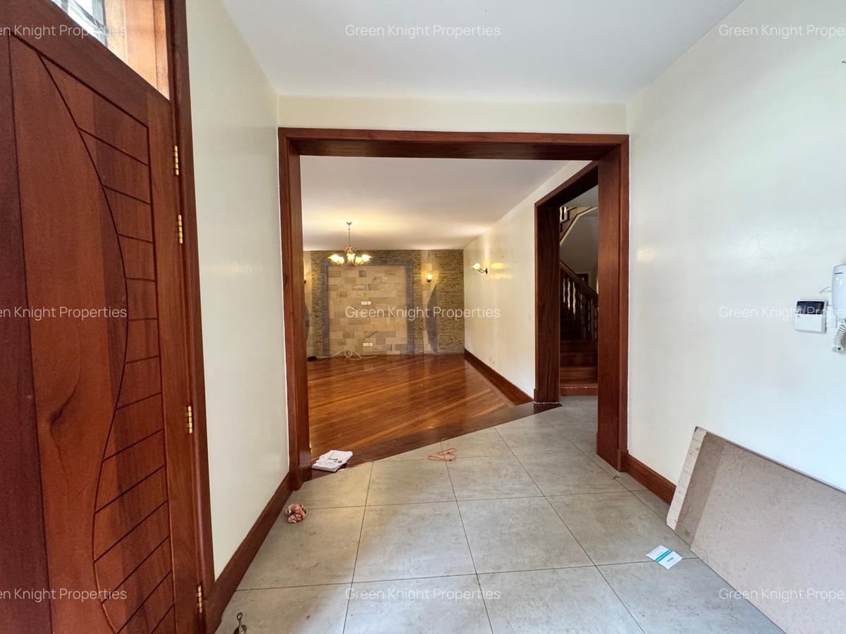 5 Bed Townhouse with En Suite in Lavington - 9
