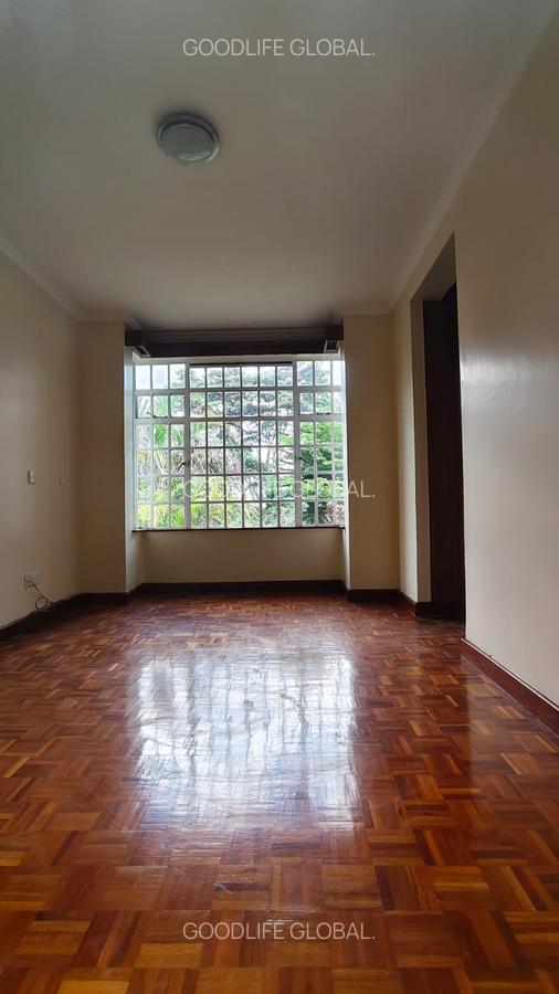 4 Bed Villa with En Suite at Rosslyn - 11