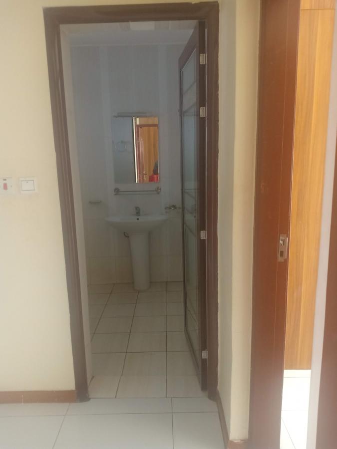 2 Bed Apartment with En Suite at Vanga Road - 8