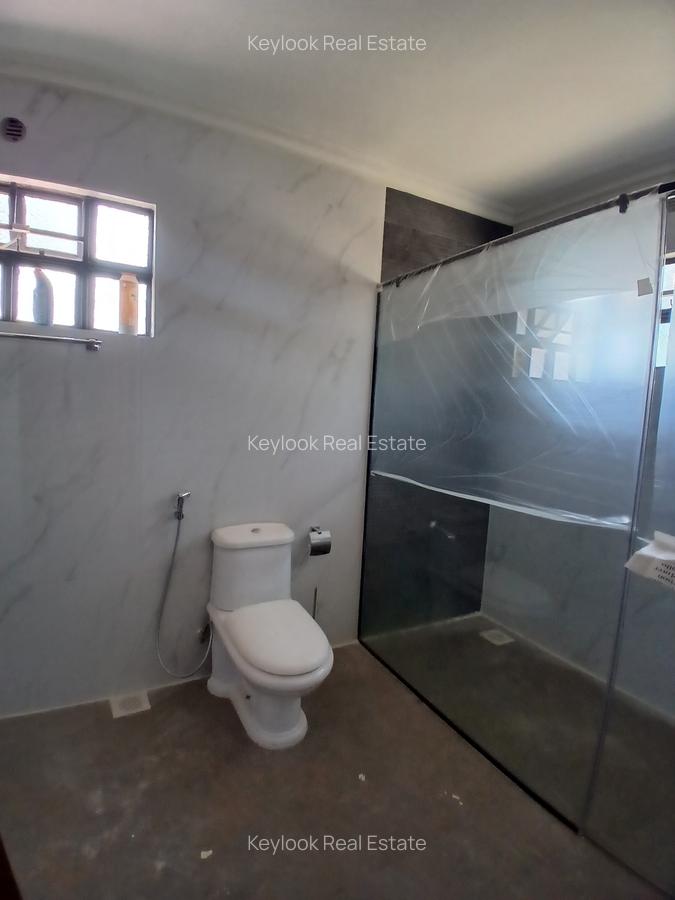 4 Bed House with En Suite at Lavington Green - 11