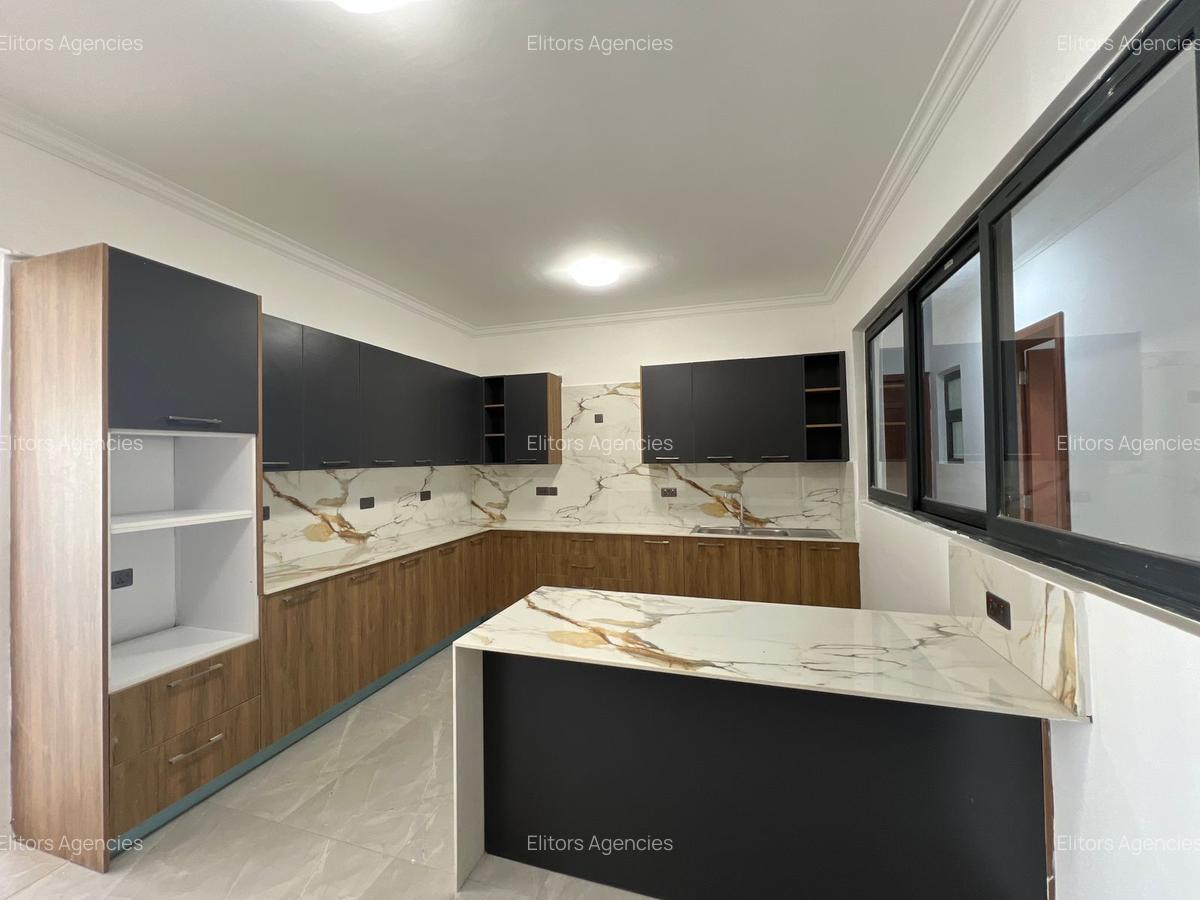 3 Bed Apartment with En Suite at Othaya Road - 7