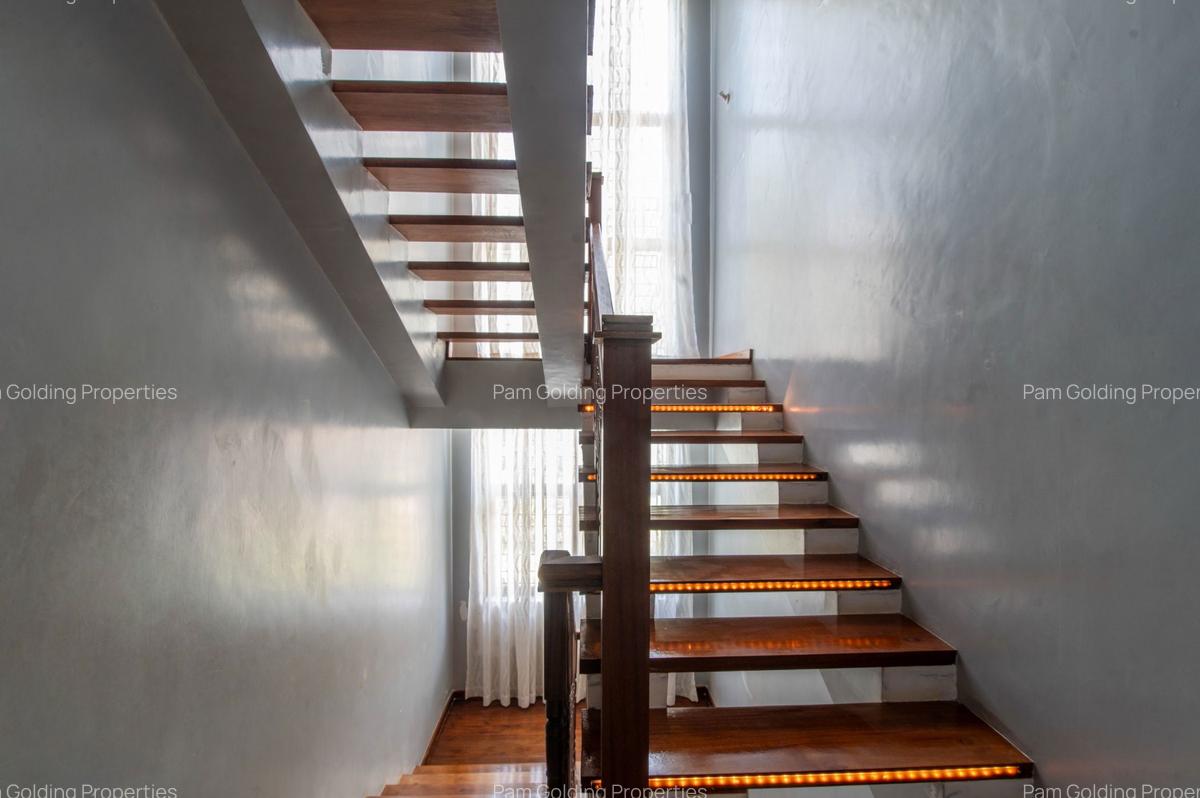 5 Bed House with En Suite in Karen - 8