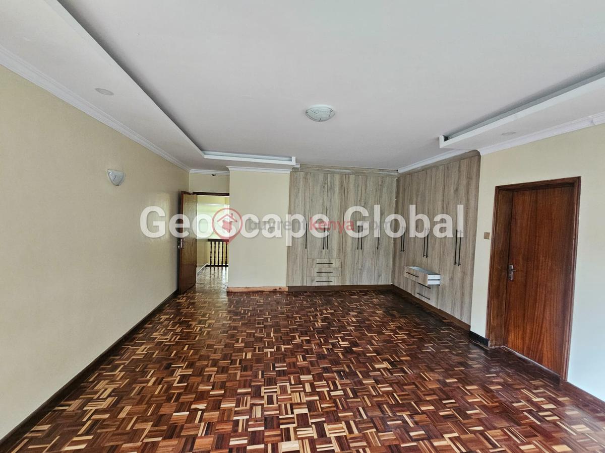 4 Bed Townhouse with En Suite in Spring Valley - 2
