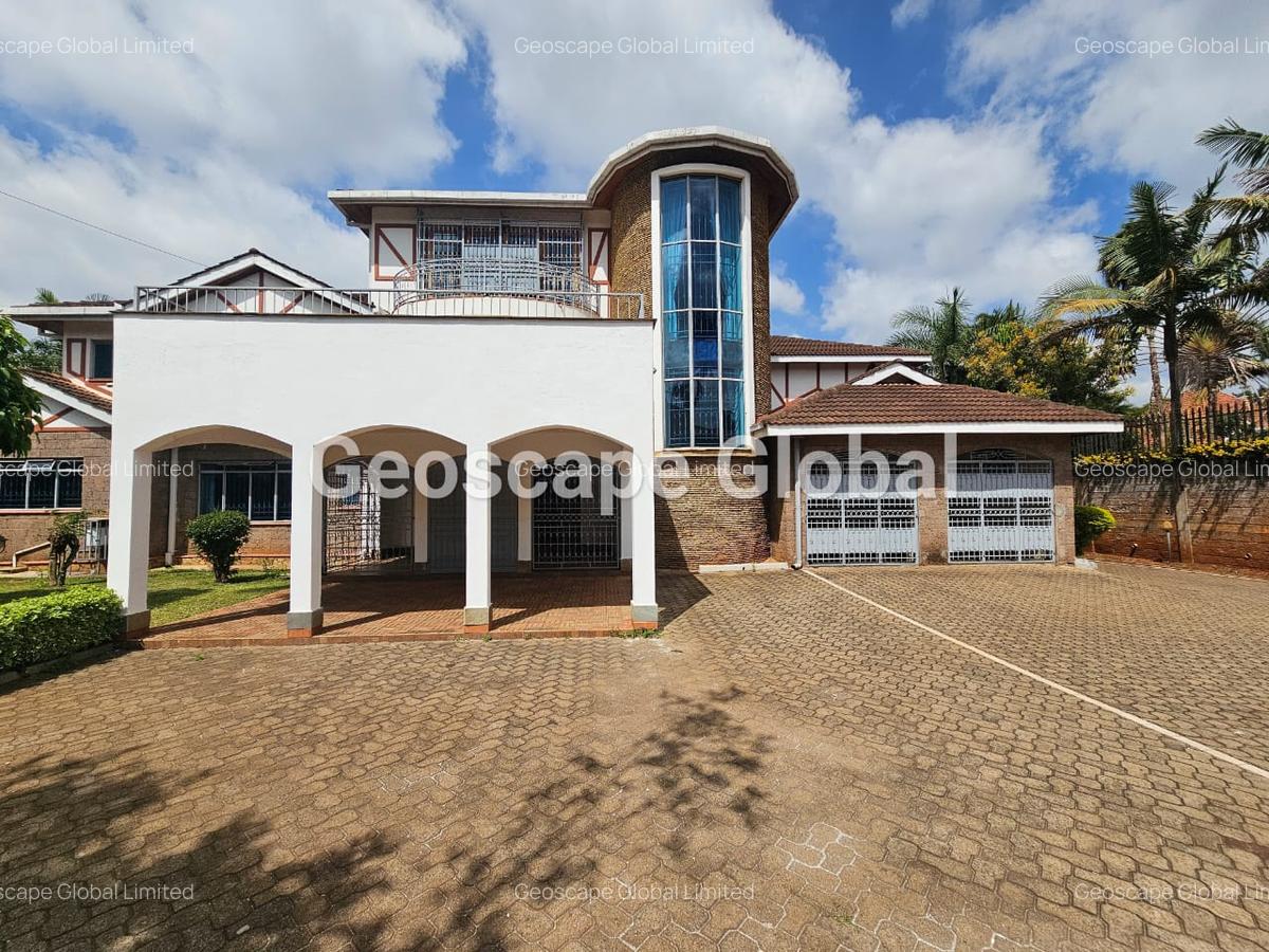 5 Bed House with En Suite in Runda - 2