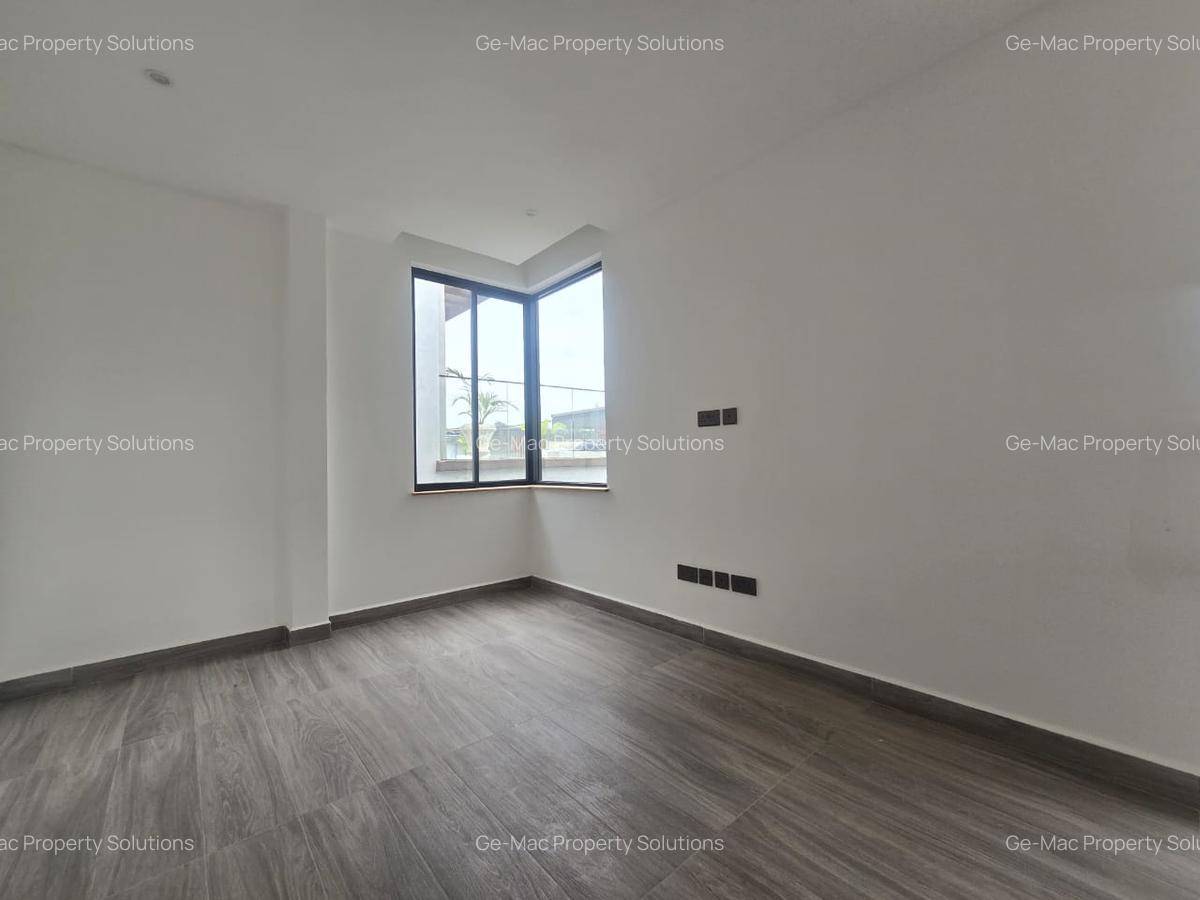 5 Bed Townhouse with En Suite in Lavington - 14