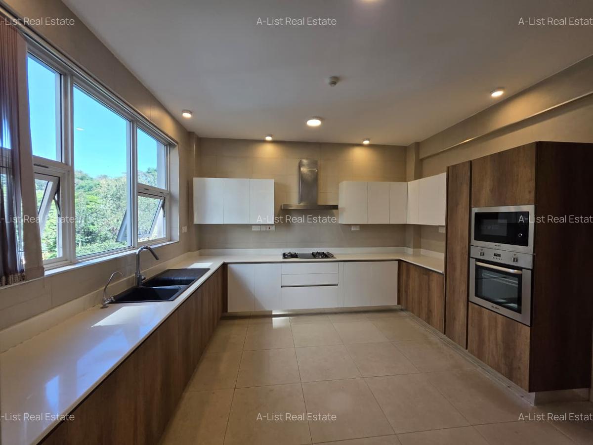 4 Bed Apartment with En Suite at General Mathenge - 15