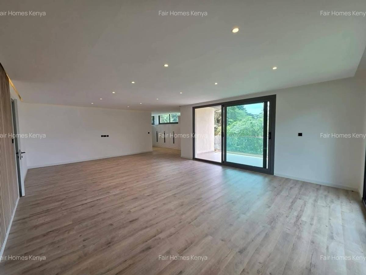 5 Bed Townhouse with En Suite at Lavington Green - 4