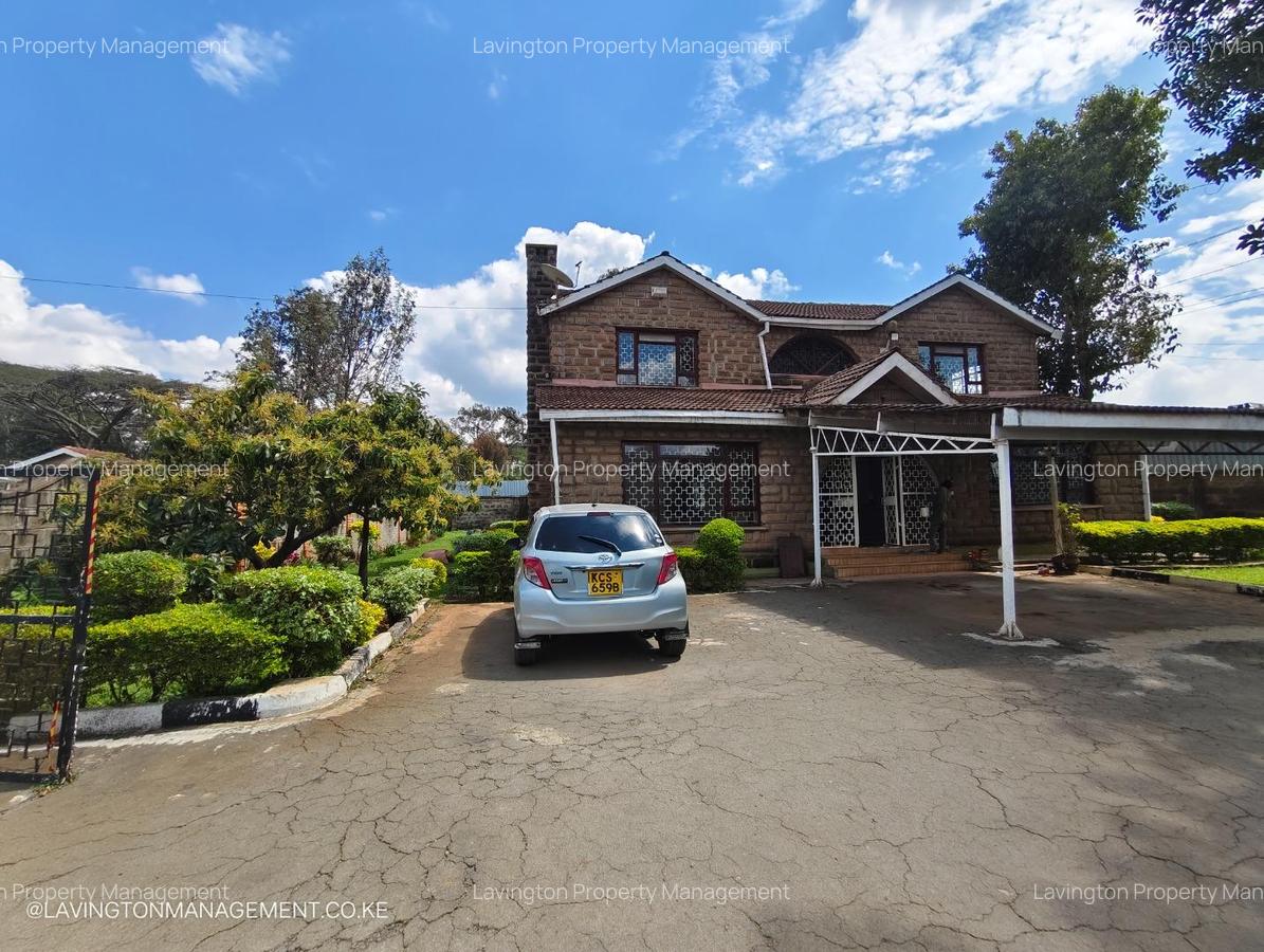 5 Bed House with En Suite at Lavington Green - 20