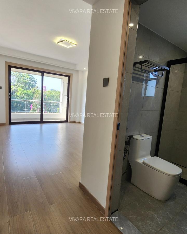 Serviced 3 Bed Apartment with En Suite in Riverside - 14