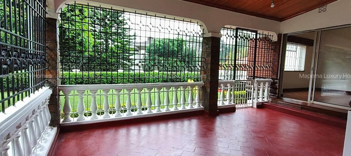 4 Bed House with En Suite at Rosslyn - 11