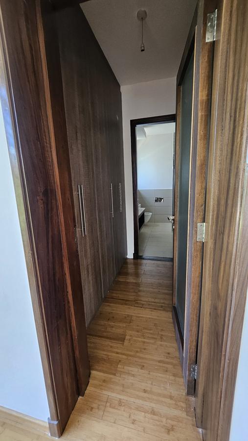 4 Bed House with En Suite in Garden Estate - 9