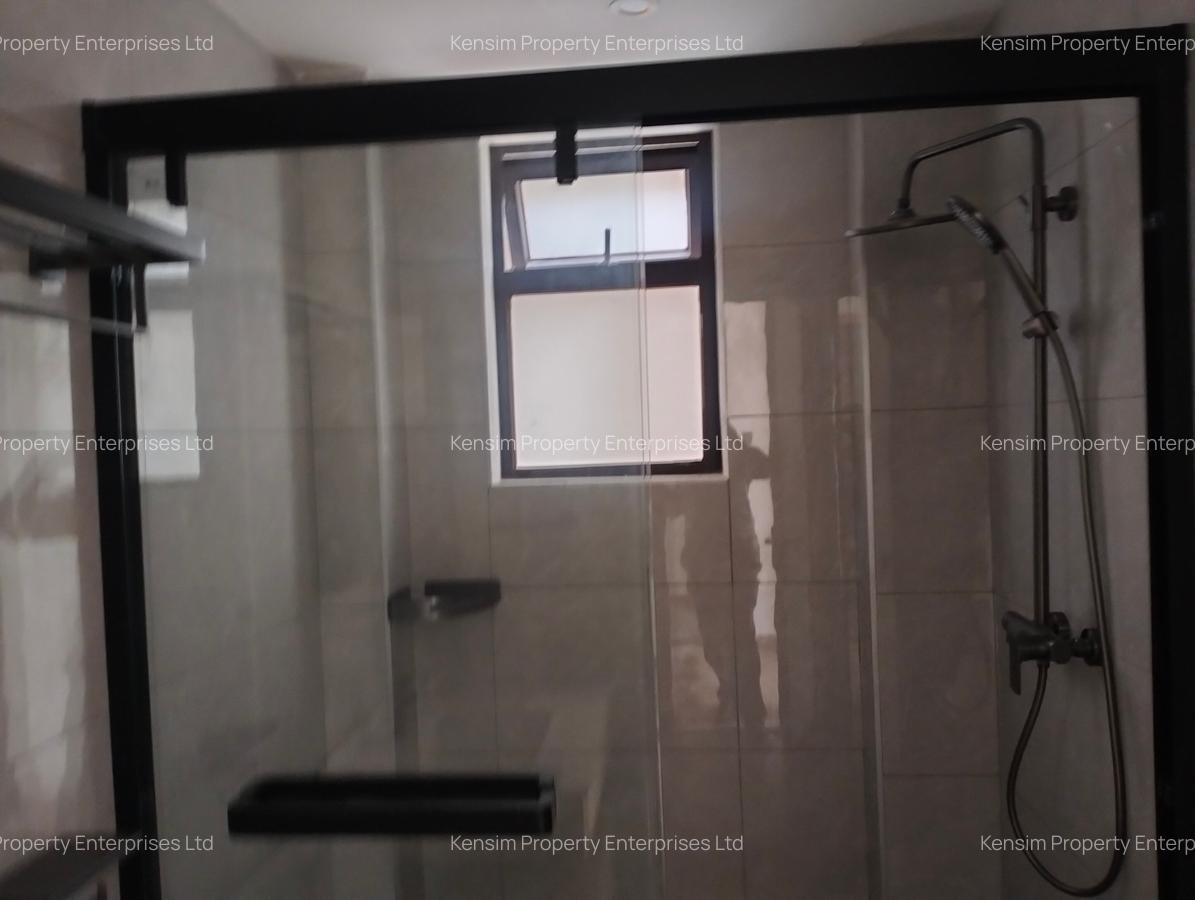 3 Bed Apartment with En Suite in Riverside - 10