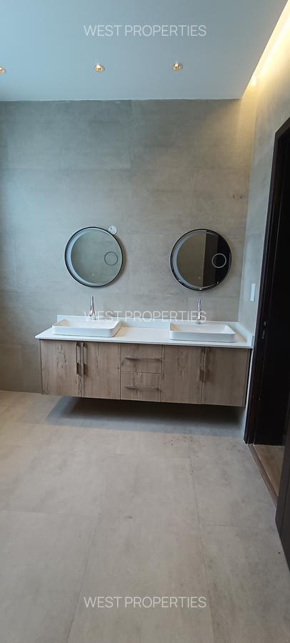 5 Bed Townhouse with En Suite at Manyani Rd - 8