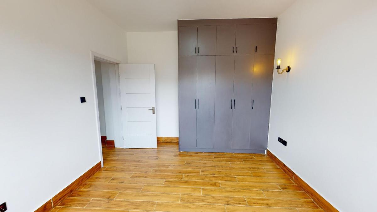 2 Bed Apartment with En Suite at Lavington - 16