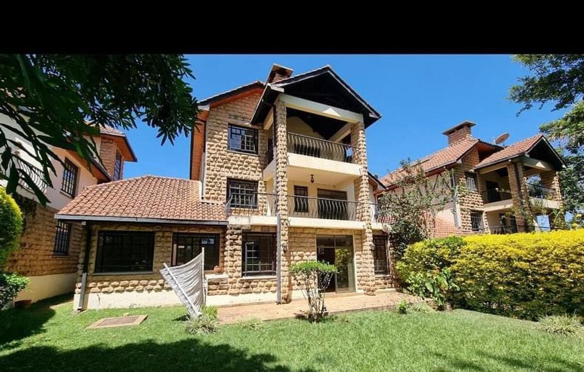 4 Bed Townhouse with En Suite in Lavington - 1