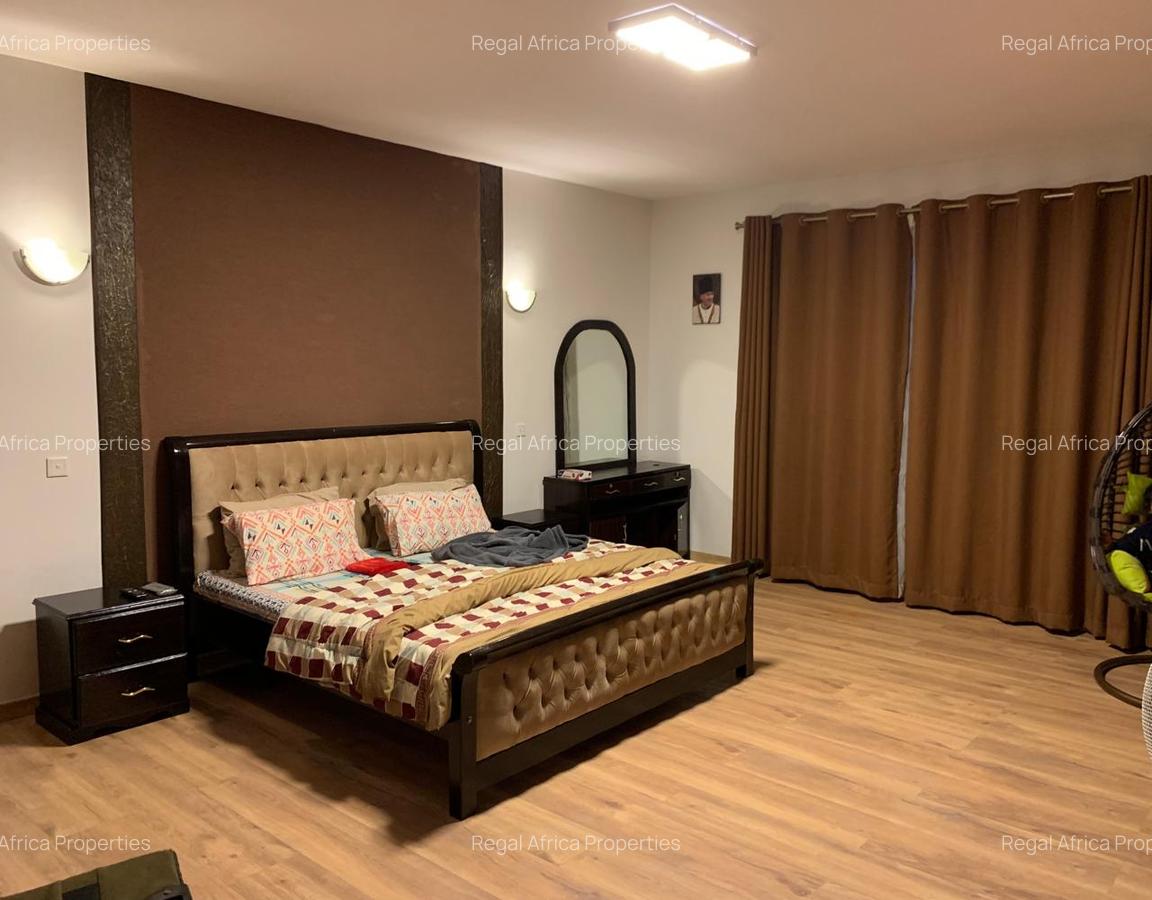 3 Bed Apartment with En Suite at Westlands - 4