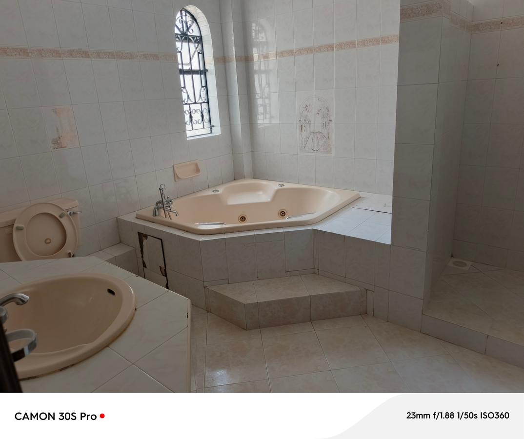 5 Bed House with En Suite at Riverside - 18 5 Bed House with En Suite at Riverside - 18